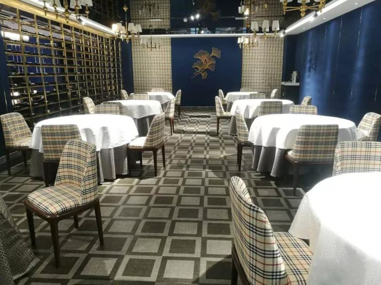 香港荣记餐桌椅定制案例.jpg