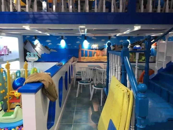 蛋糕店桌椅批发厂家.jpg