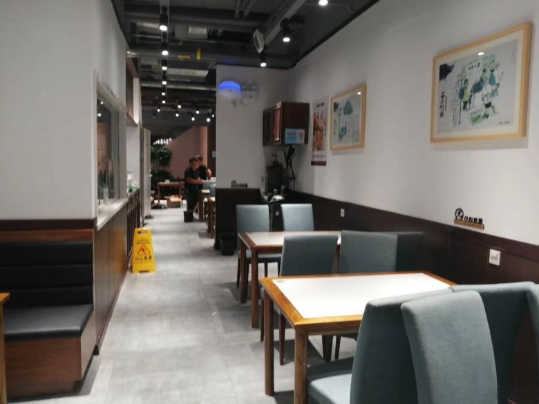 餐桌椅安装之后的效果.jpg