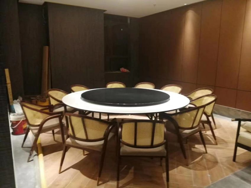 宴会厅餐桌椅.jpg