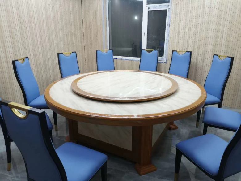 西安餐桌椅定做调试安装.jpg