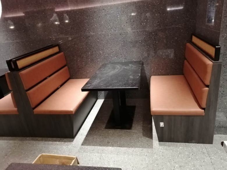 西安餐桌椅厂家.jpg