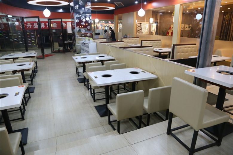 西安博菲克餐饮家具生产车间.jpg