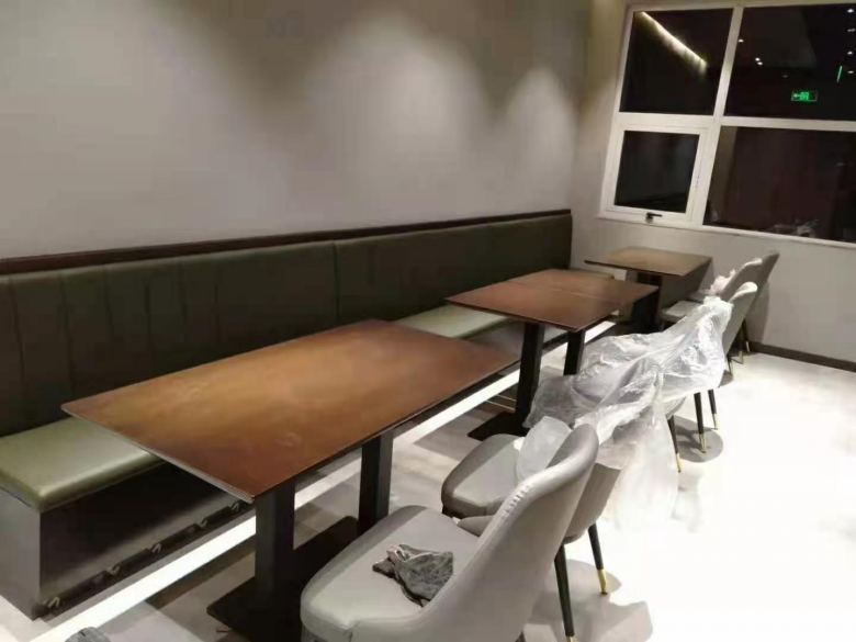 西安博菲克家具厂库房清扫卡座沙发.jpg