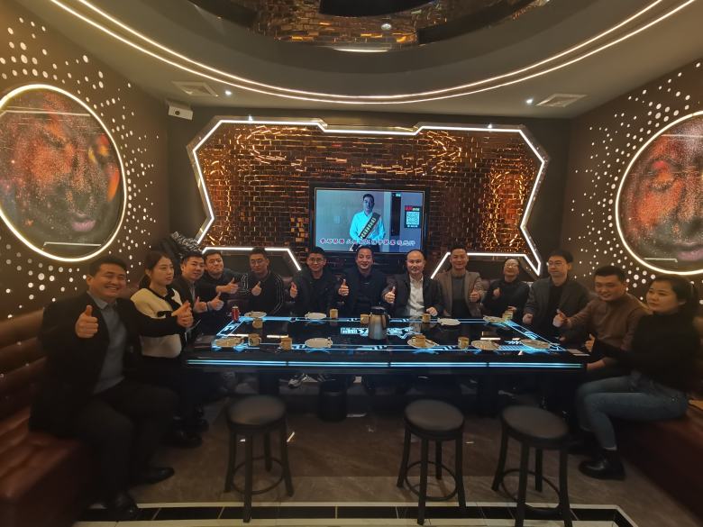 西安博菲克酒店家具业务团队合影.jpg
